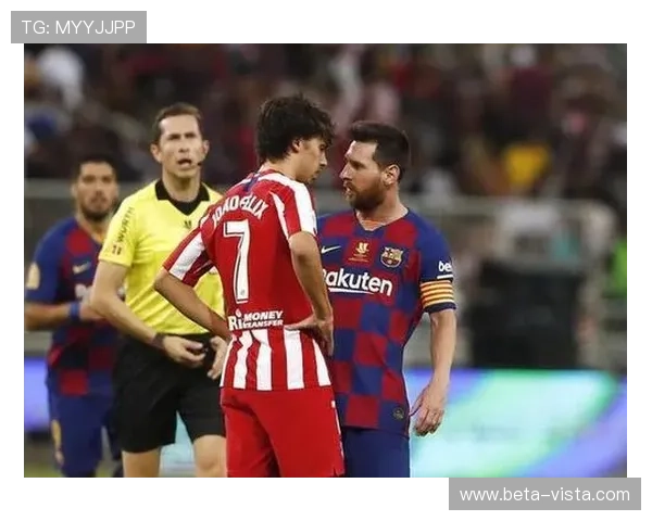 罗贝托与阿尔巴合影留念感慨岁月流逝祝福未来一切顺利